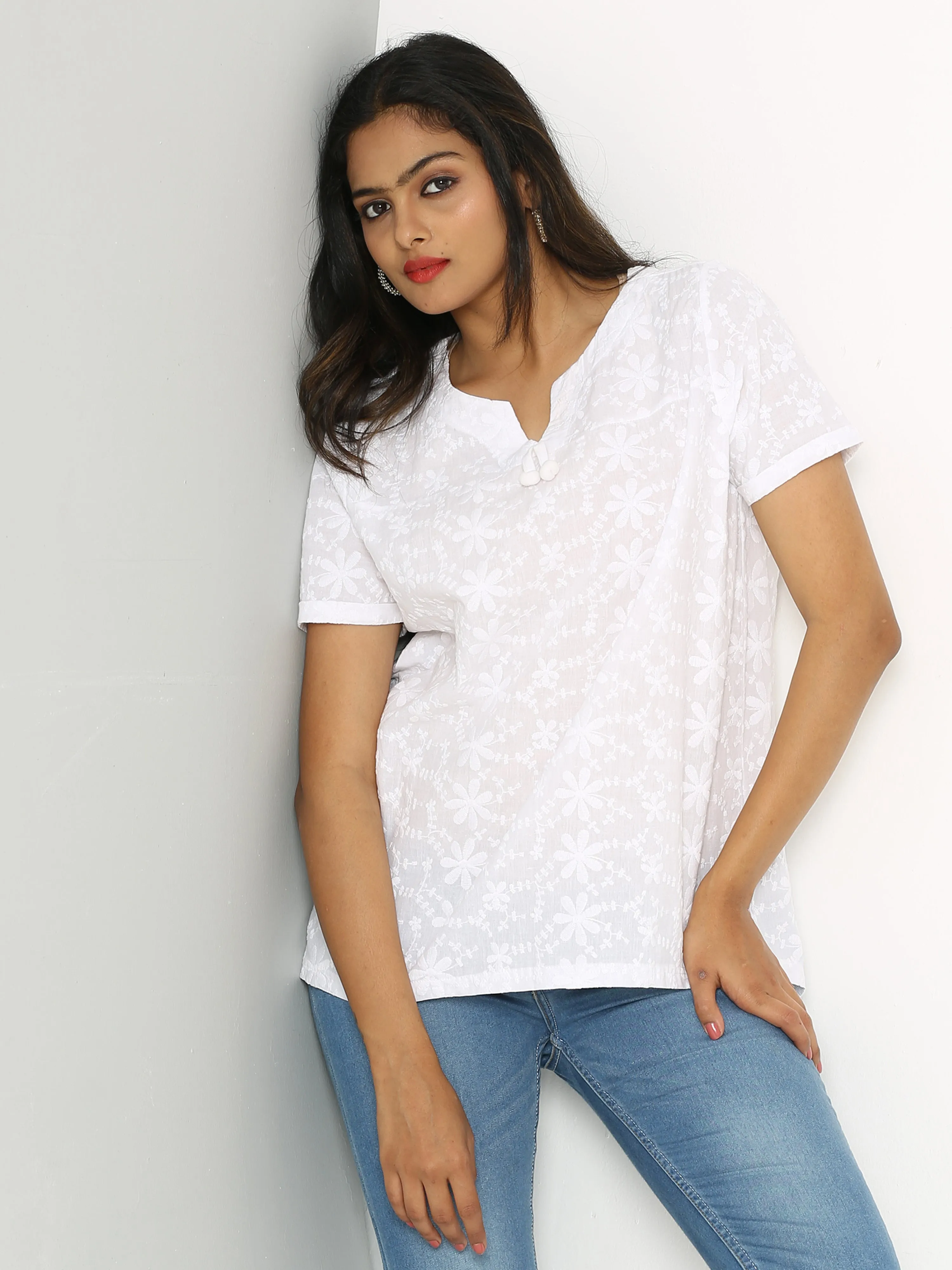 WHITE TOP